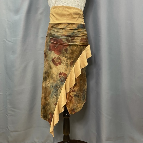 Groove- Gold a symmetrical floral print ruffle skirt - Picture 3 of 6